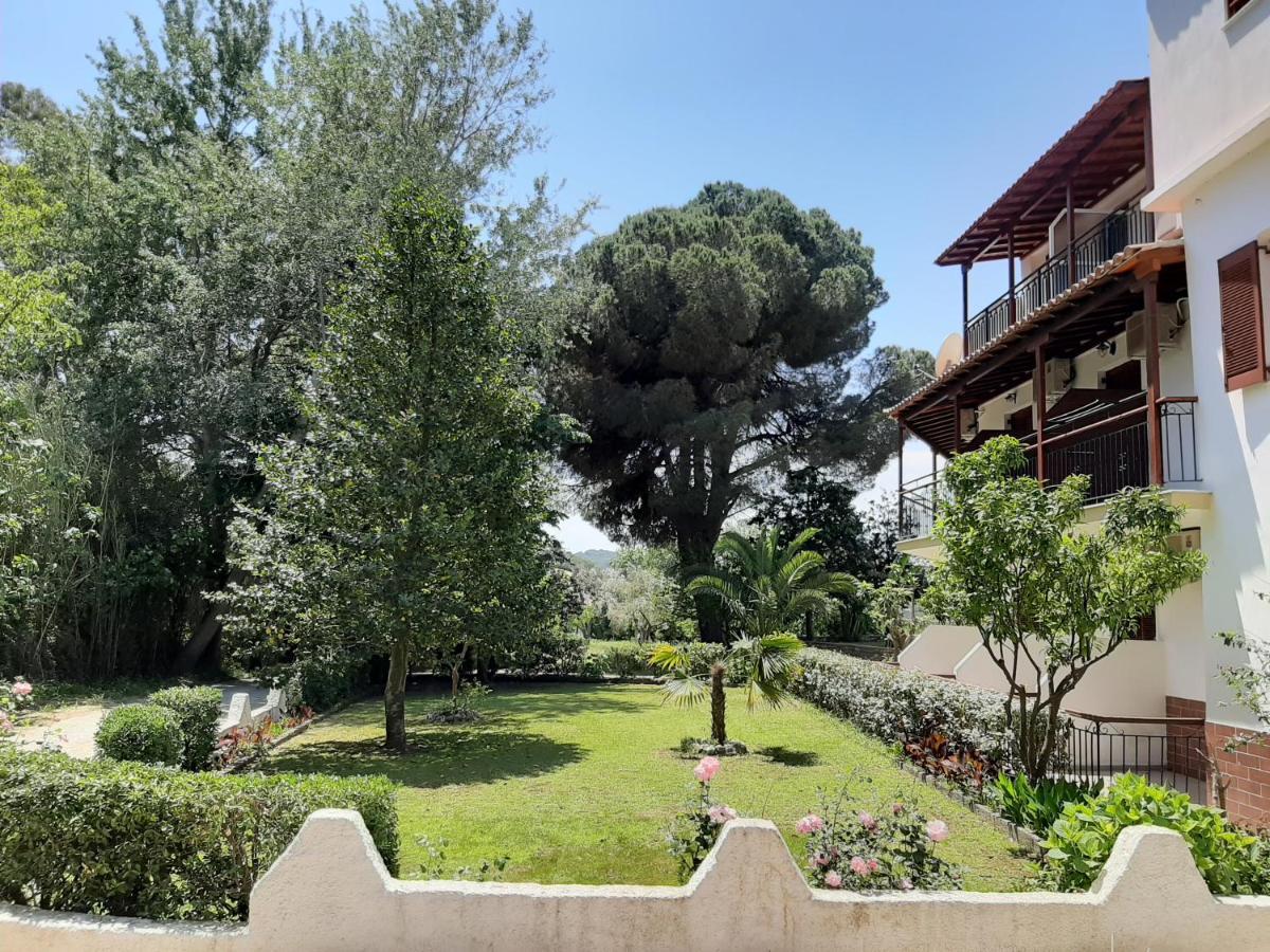 Sergios Koukounaries Exterior foto